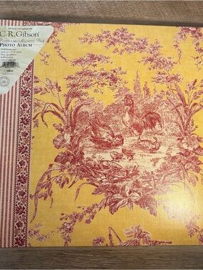 C.R. Gibson Vintage Waverly Province Rooster Floral Magnetic Photo Album